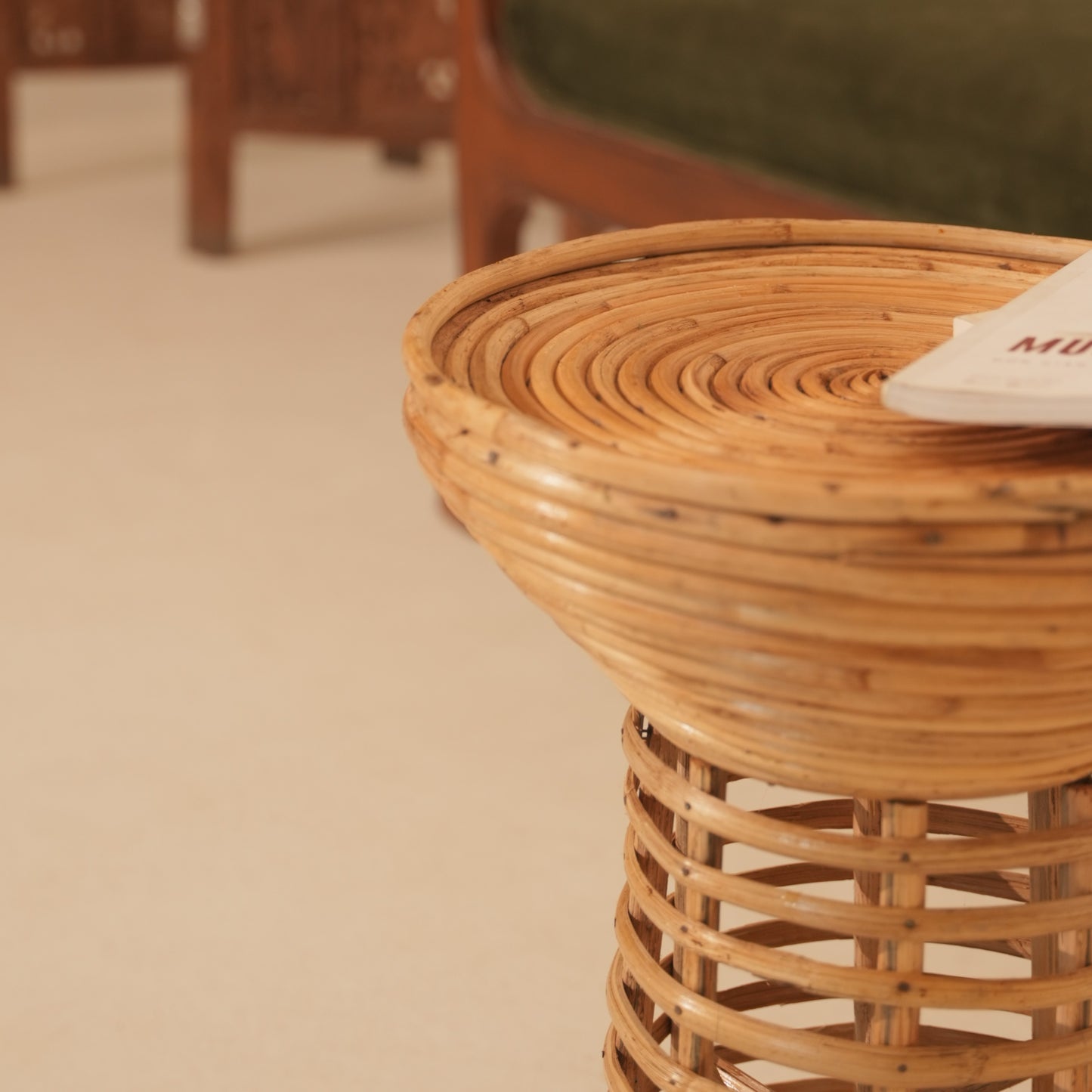 Tikli Drink Table