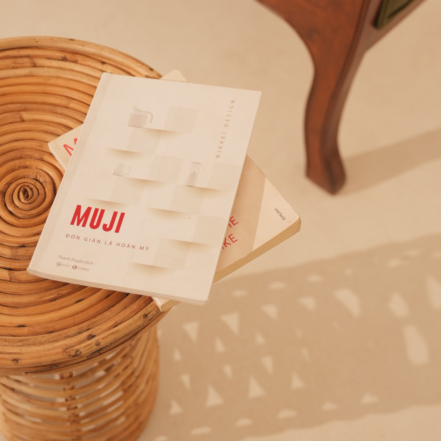 Tikli Drink Table
